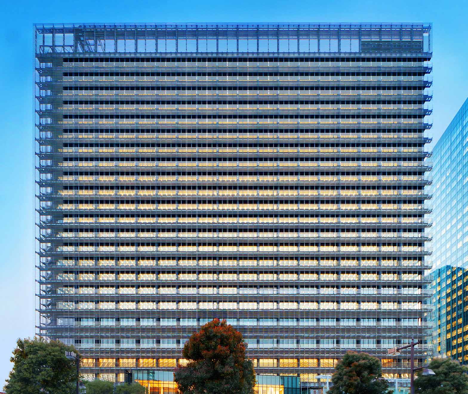 通过生物外皮（BioSkin）将大型建筑与环境连接起来：NBF大崎大厦  照片：野田东徳/ 雁光舍