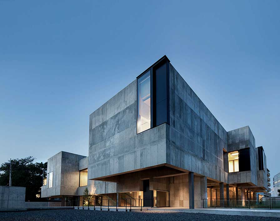 TOHO GAKUEN SCHOOL OF MUSIC	