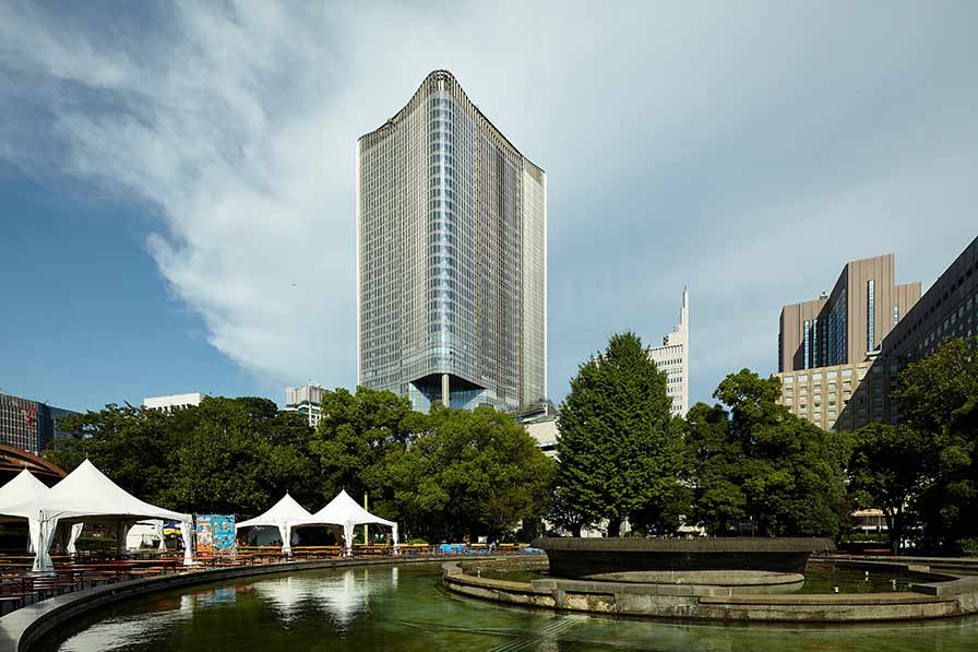 日比谷公園より東京ミッドタウン日比谷を望む